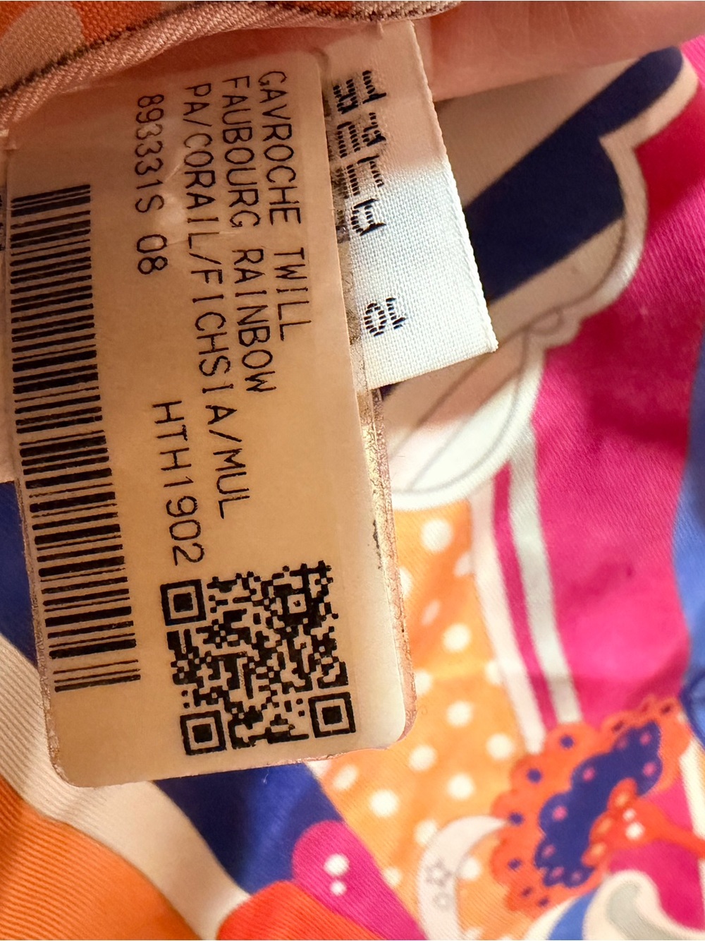 Hermès Faubourg Rainbow Gavroche 45 Scarf w/original tags in like new condition - Picture 2 of 13